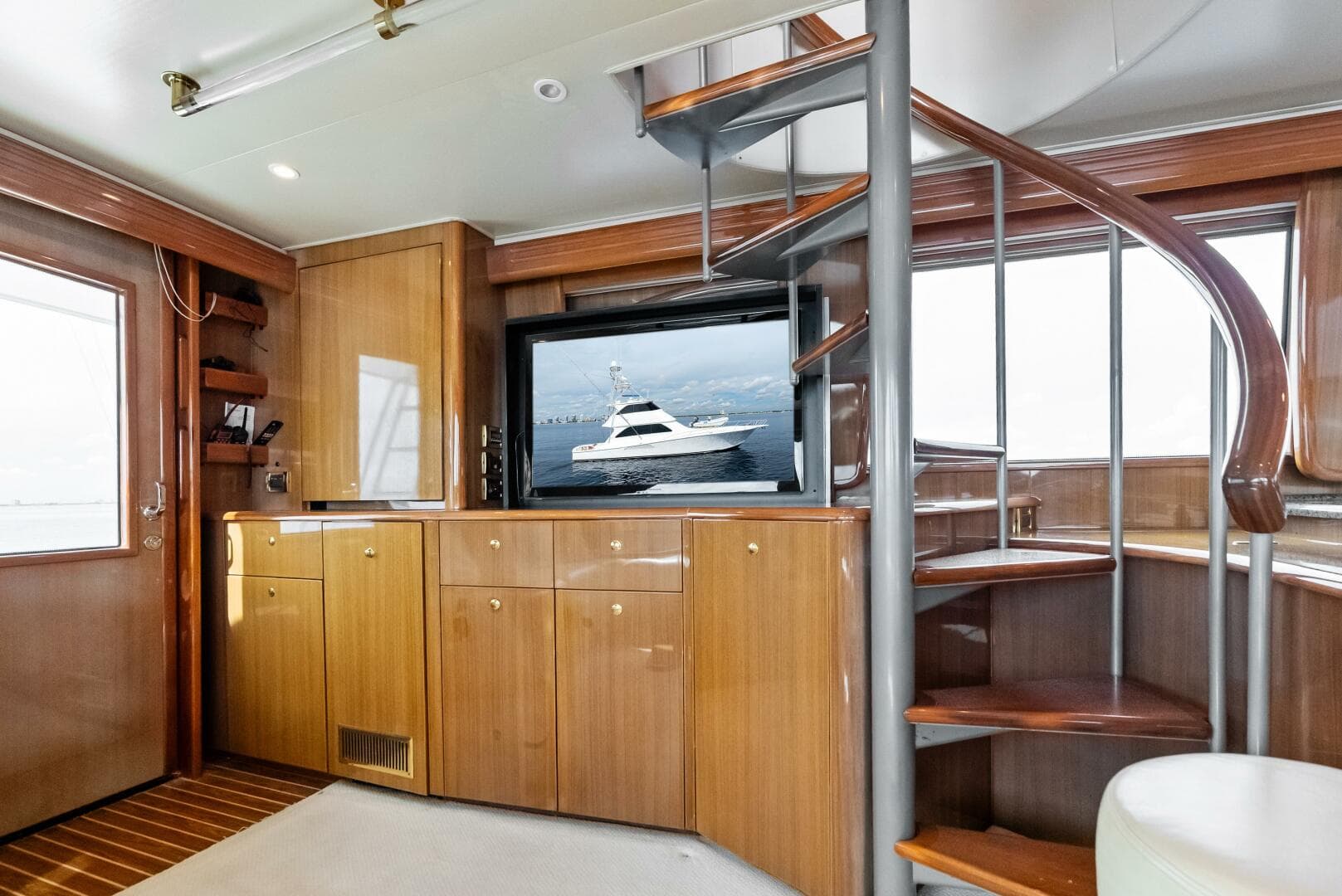 2006 Viking 68 Enclosed Bridge — photo 21