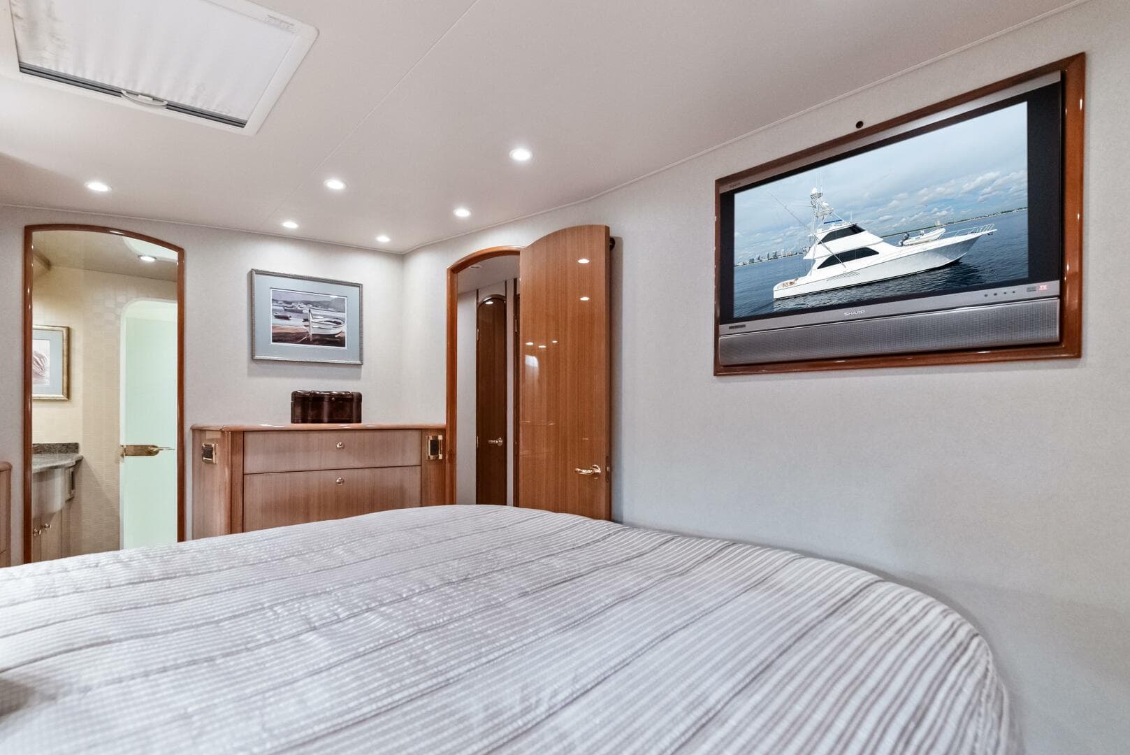 2006 Viking 68 Enclosed Bridge — photo 39