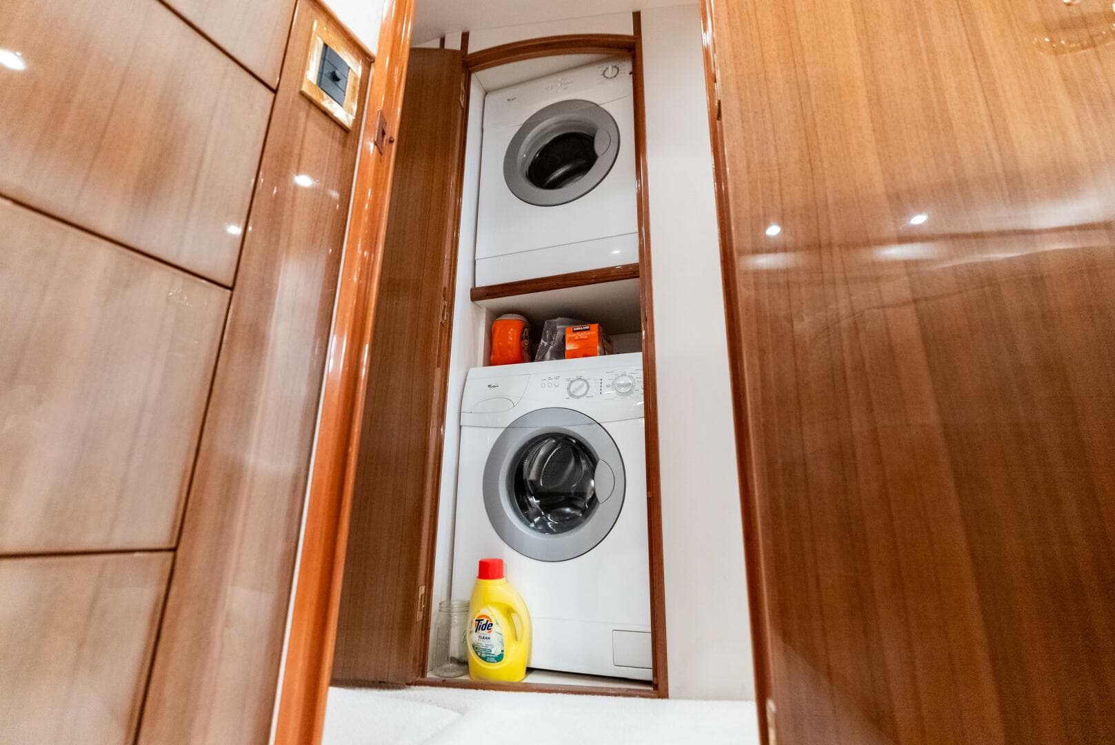 2006 Viking 68 Enclosed Bridge — photo 44