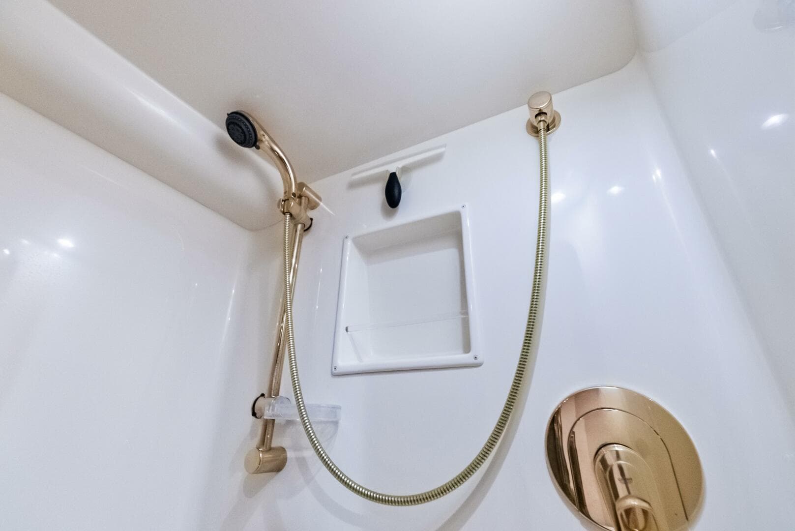 2006 Viking 68 Enclosed Bridge — photo 36