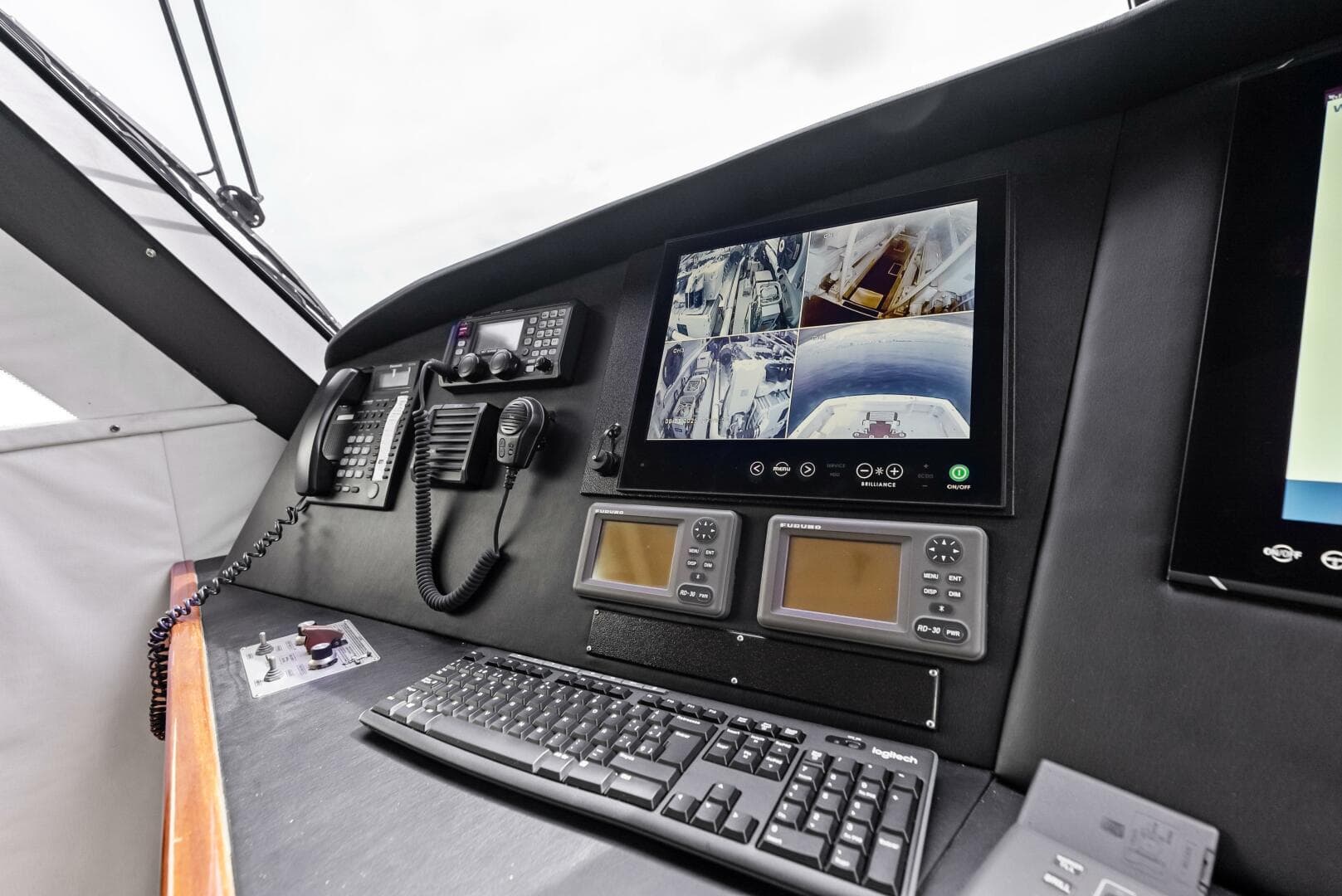 2006 Viking 68 Enclosed Bridge — photo 73