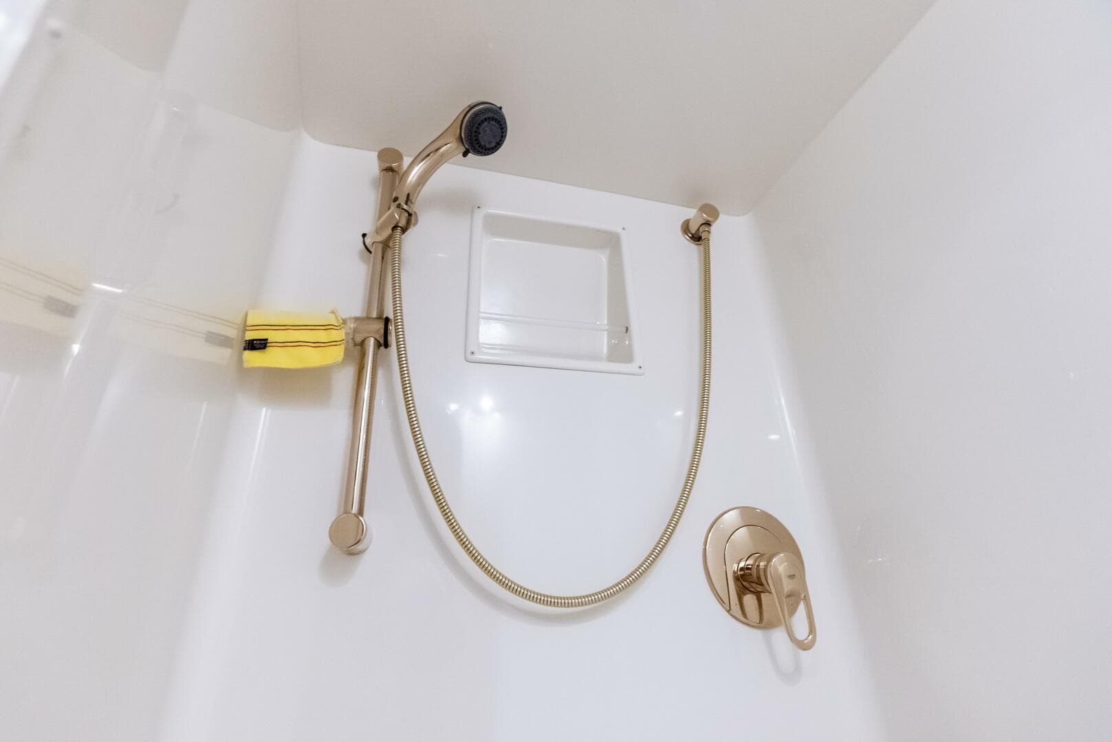 2006 Viking 68 Enclosed Bridge — photo 43