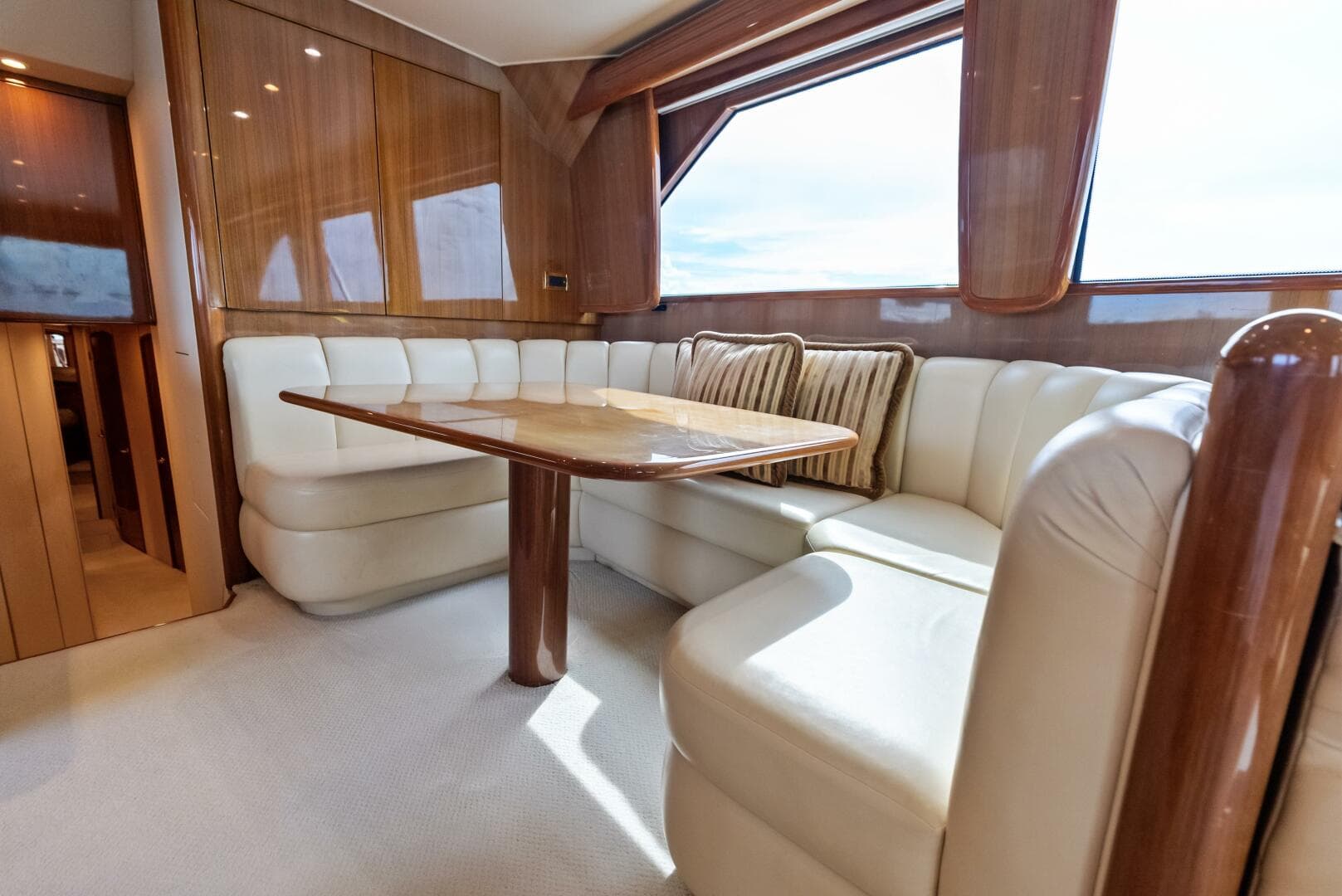 2006 Viking 68 Enclosed Bridge — photo 9