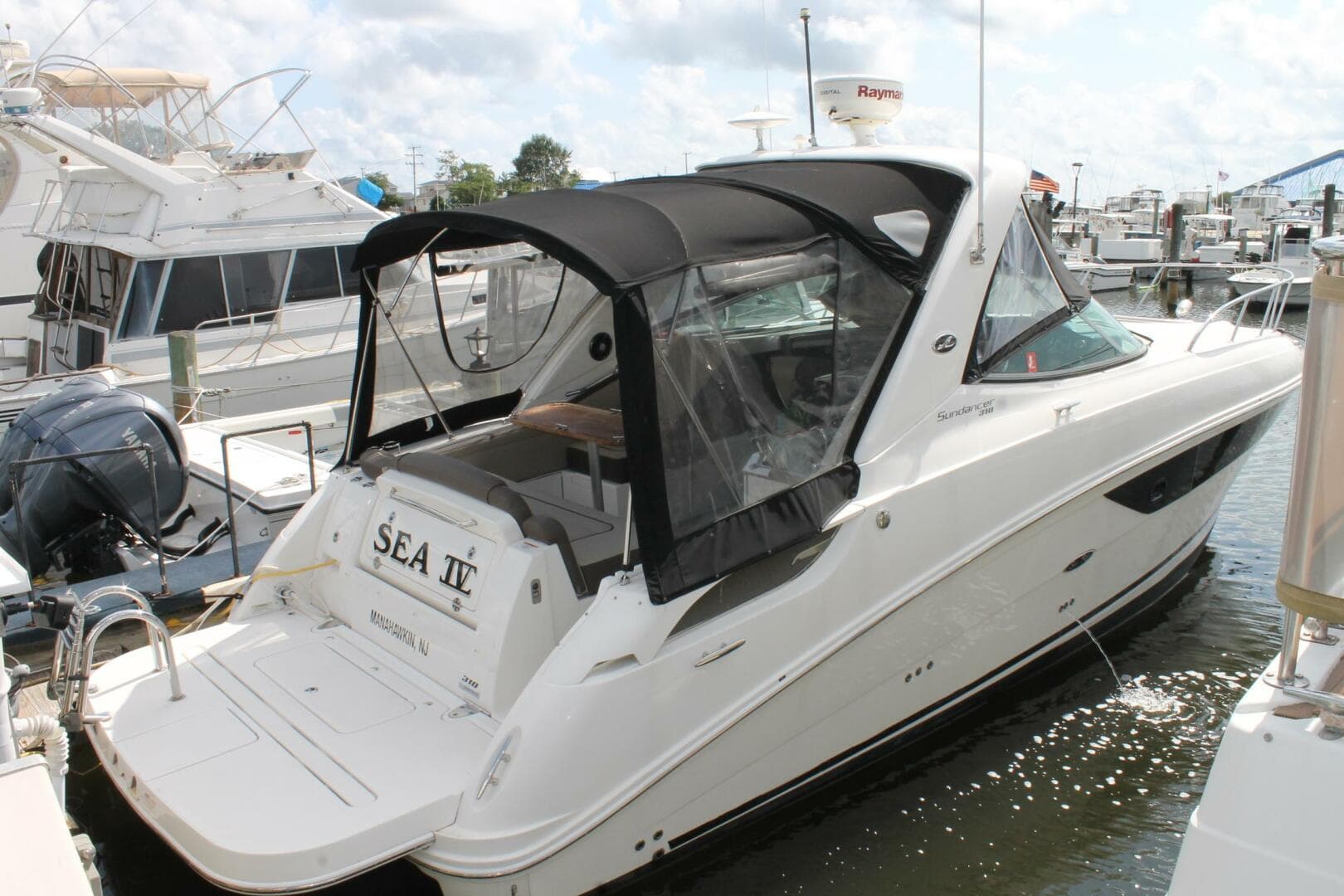 2015 Sea Ray 310 Sundancer — photo 3