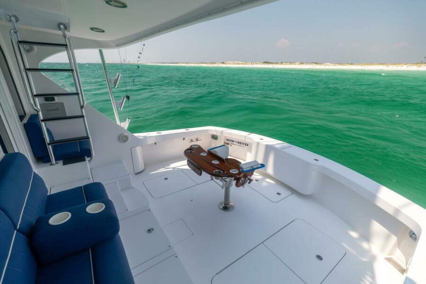 2008 Hatteras 60 Convertible — photo 27