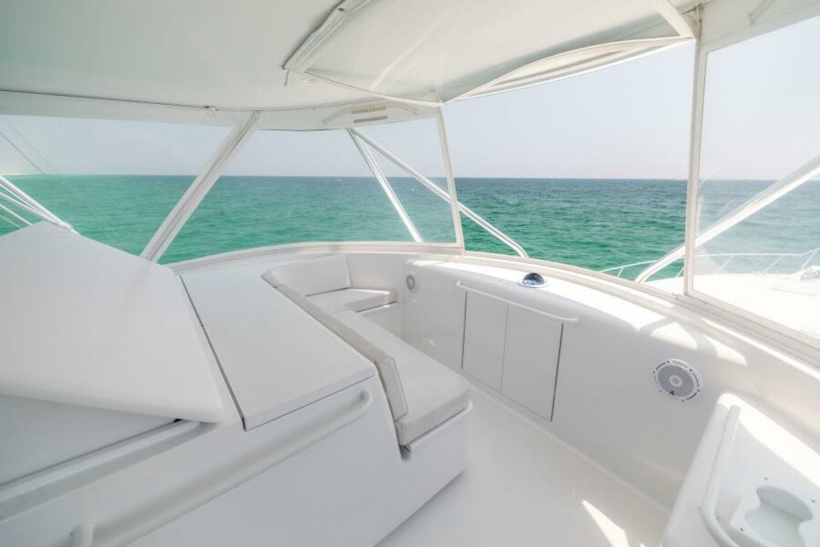 2008 Hatteras 60 Convertible — photo 26