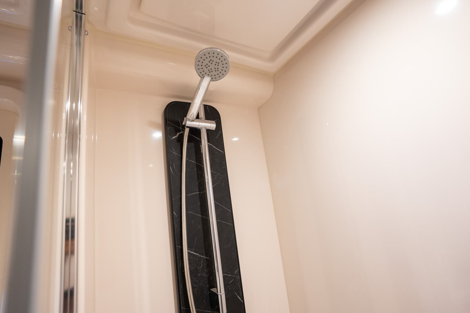 2022 Azimut 50 Flybridge — photo 32