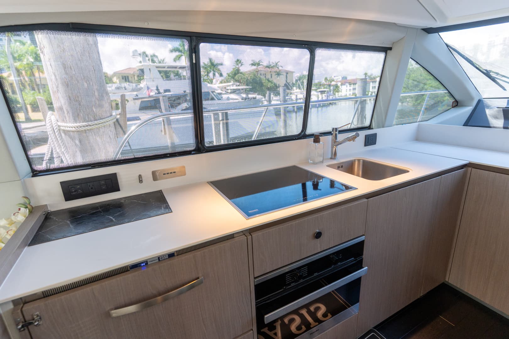 2022 Azimut 50 Flybridge — photo 42