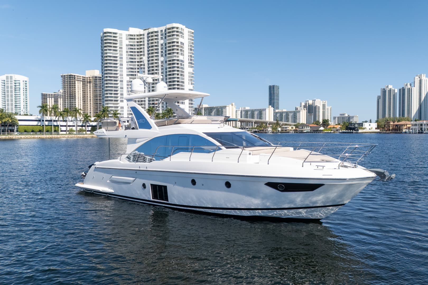 2022 Azimut 50 Flybridge — photo 2