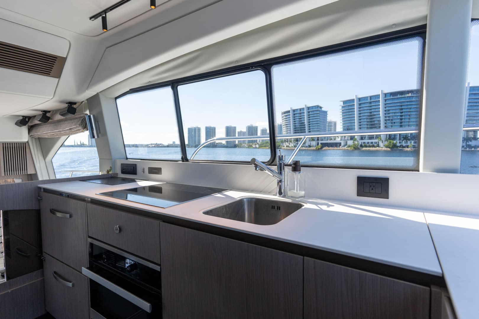 2022 Azimut 50 Flybridge — photo 76