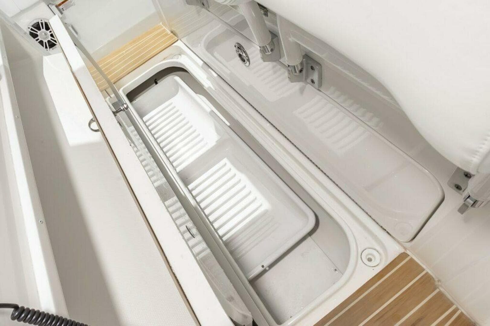 2022 Regulator 41 FS — photo 13