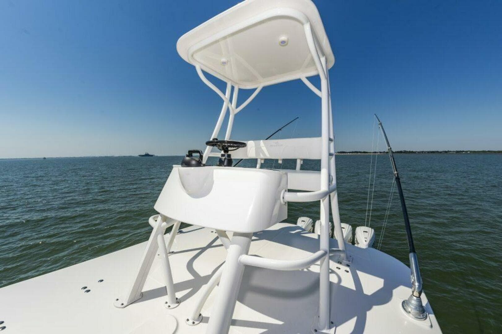 2022 Regulator 41 FS — photo 28