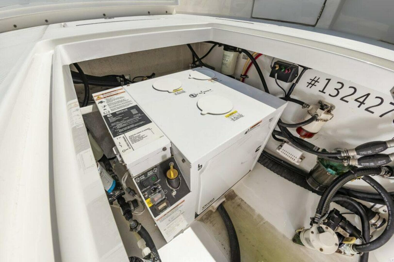 2022 Regulator 41 FS — photo 26