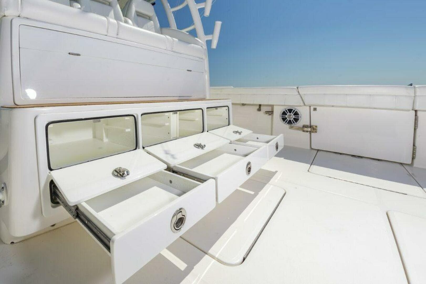 2022 Regulator 41 FS — photo 25