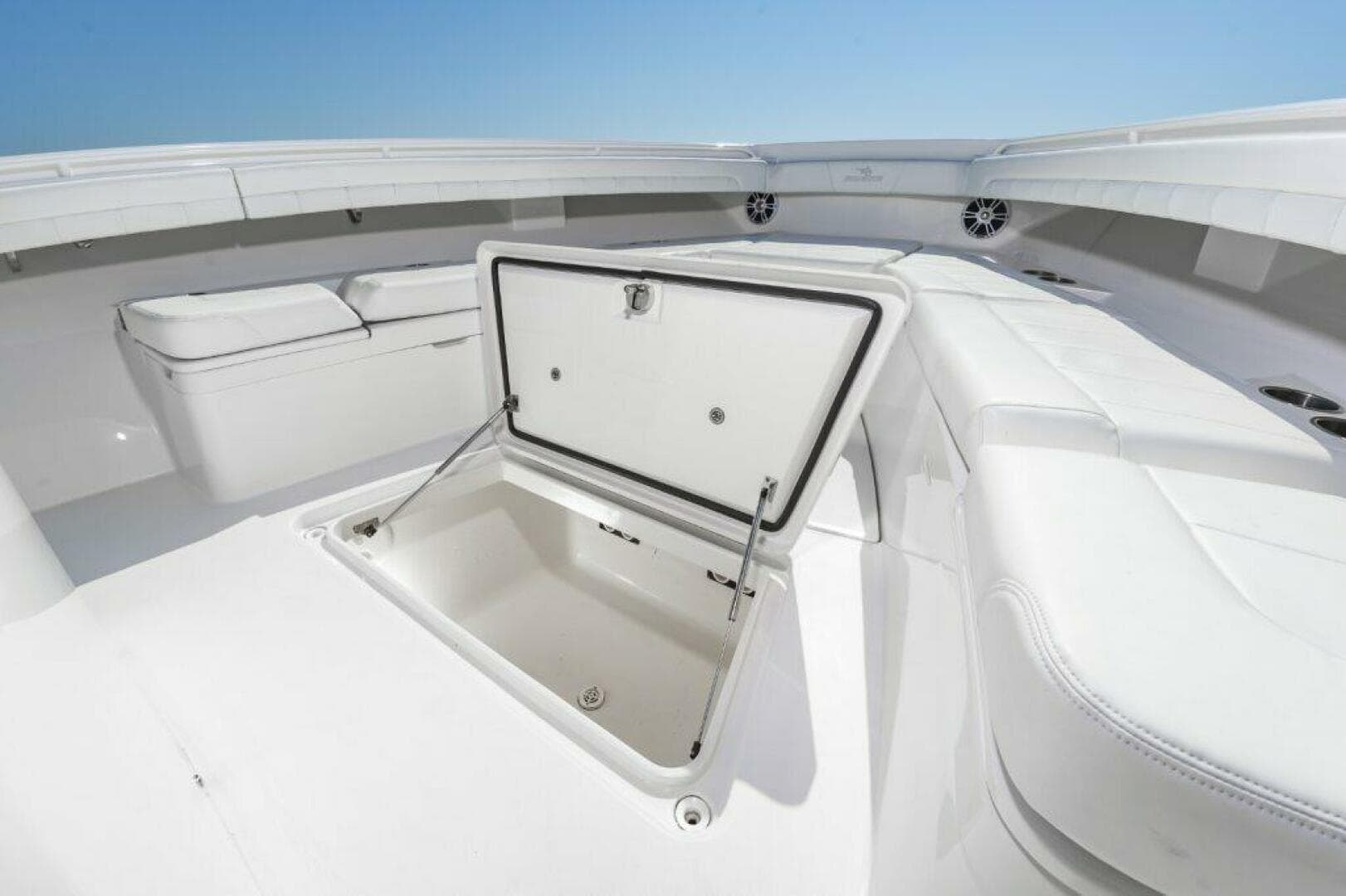 2022 Regulator 41 FS — photo 35