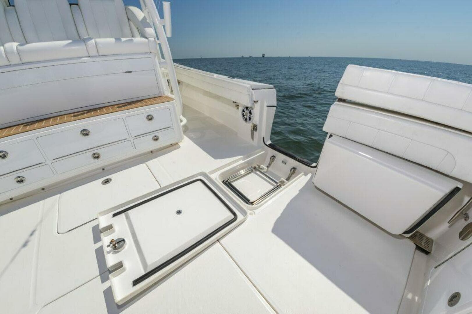 2022 Regulator 41 FS — photo 20