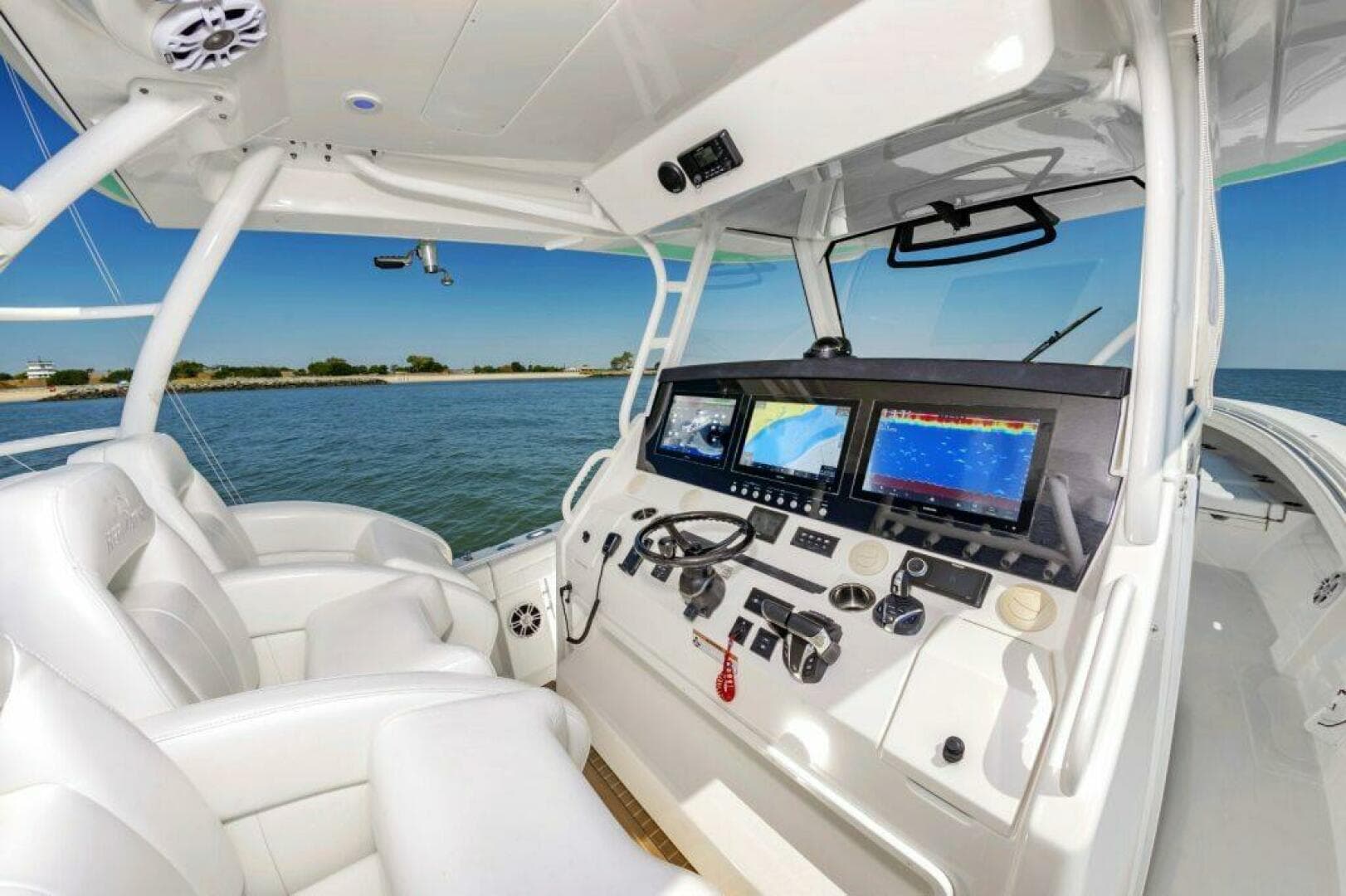 2022 Regulator 41 FS — photo 9