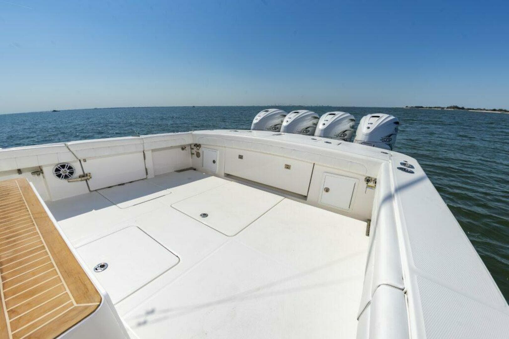 2022 Regulator 41 FS — photo 16