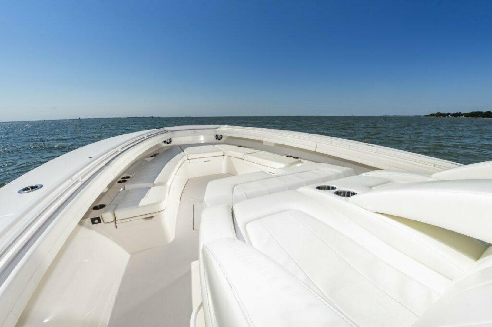 2022 Regulator 41 FS — photo 32