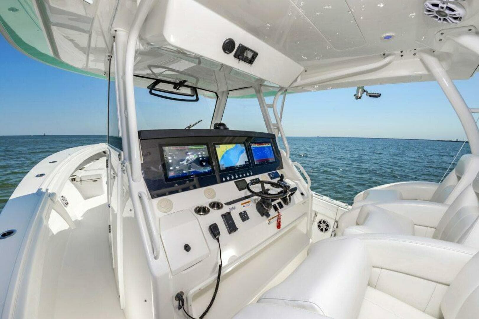 2022 Regulator 41 FS — photo 10