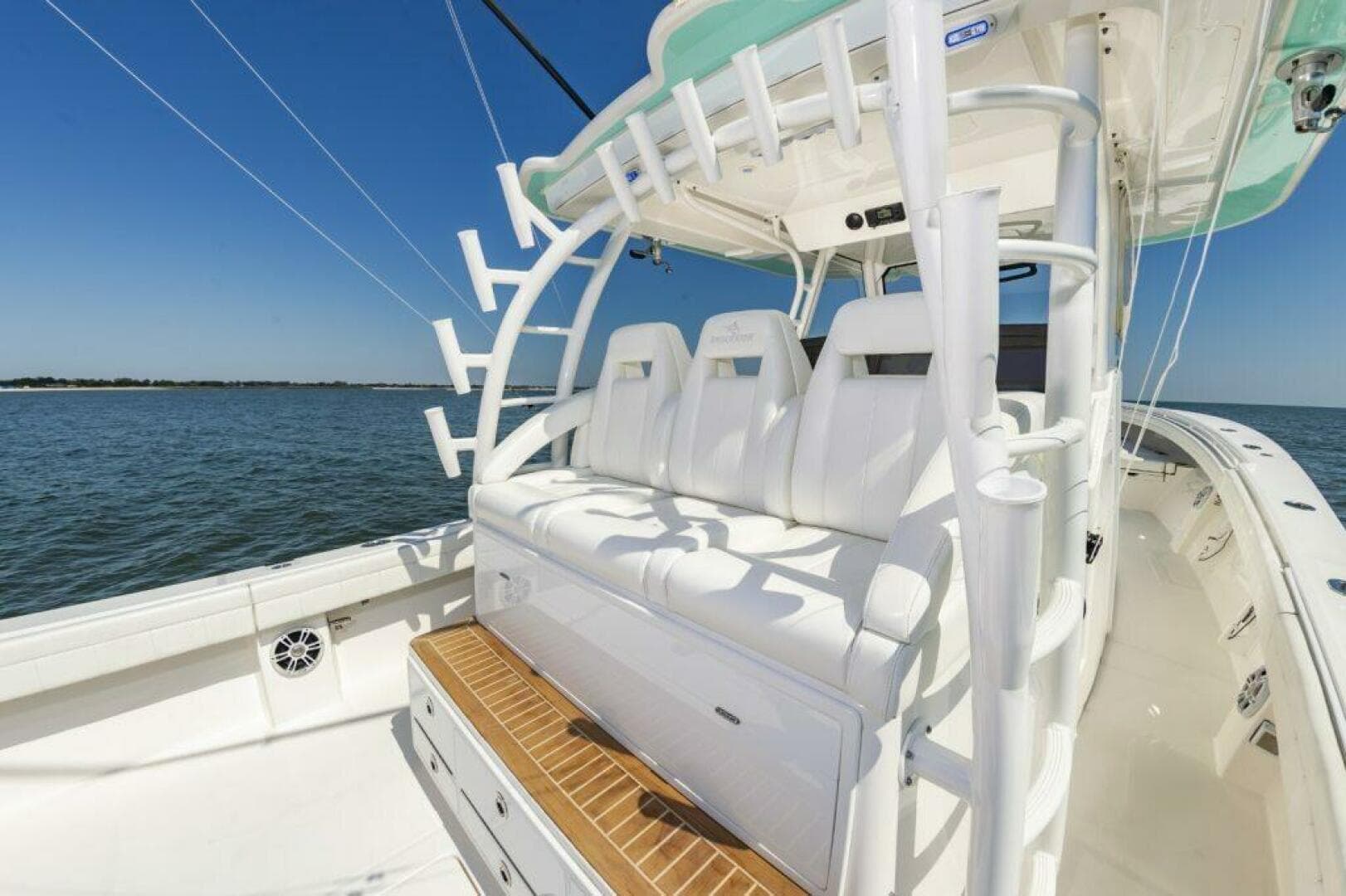 2022 Regulator 41 FS — photo 15