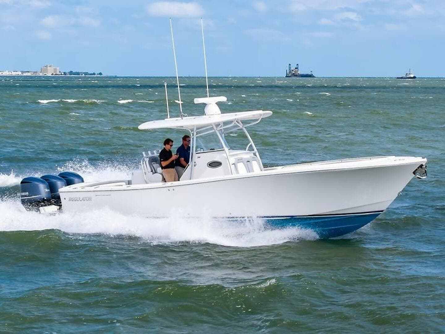 2018 Regulator 34 FS — photo 5