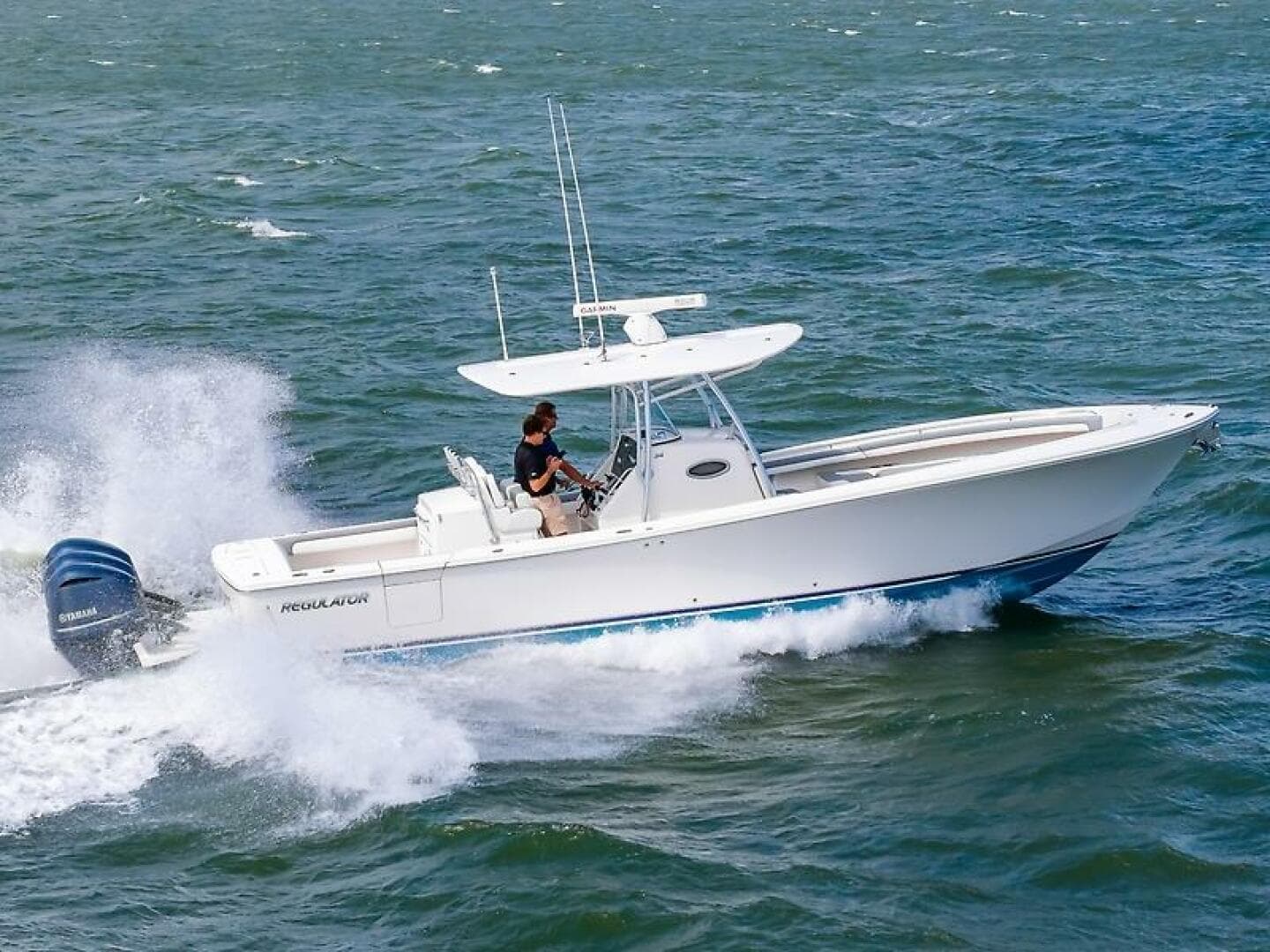 2018 Regulator 34 FS — photo 3