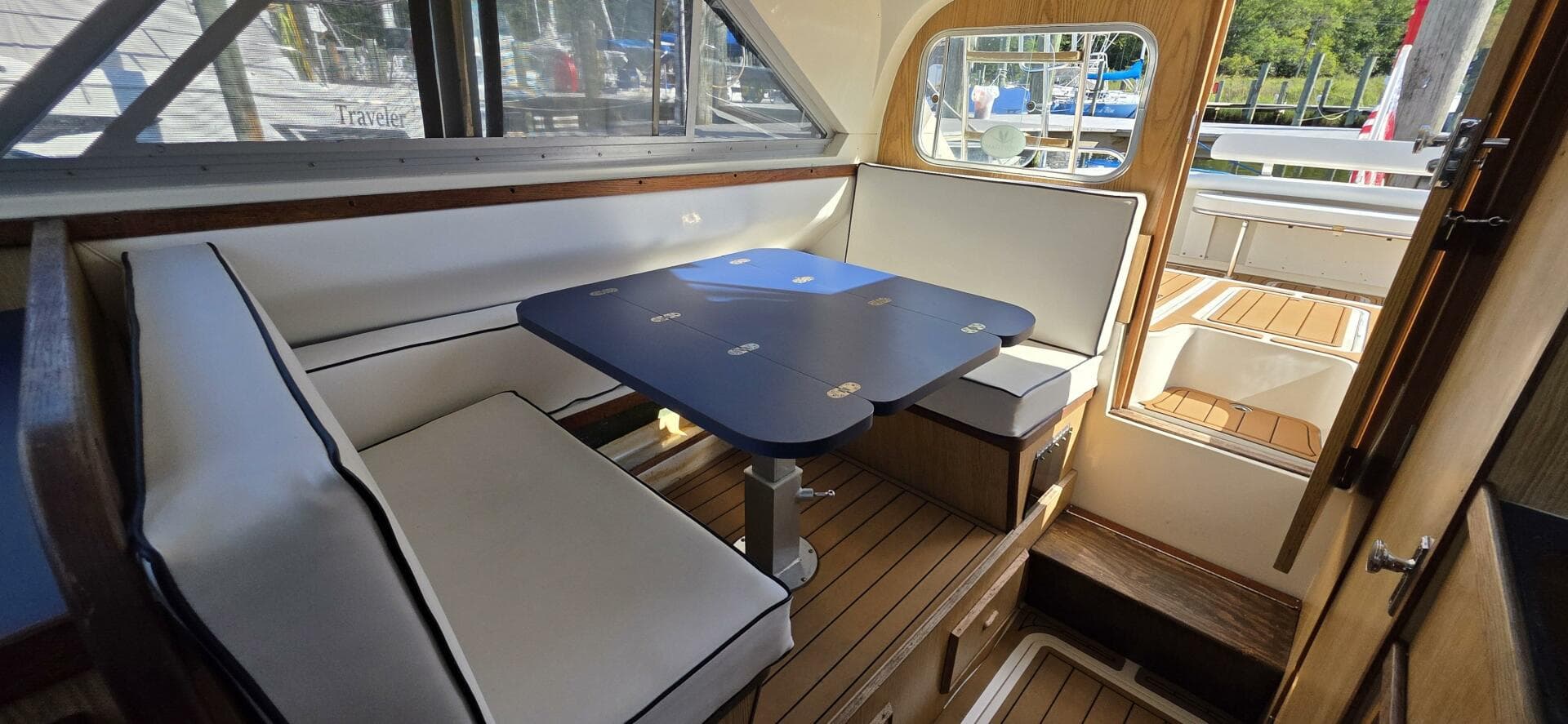 1983 Bertram 28 Flybridge — photo 18