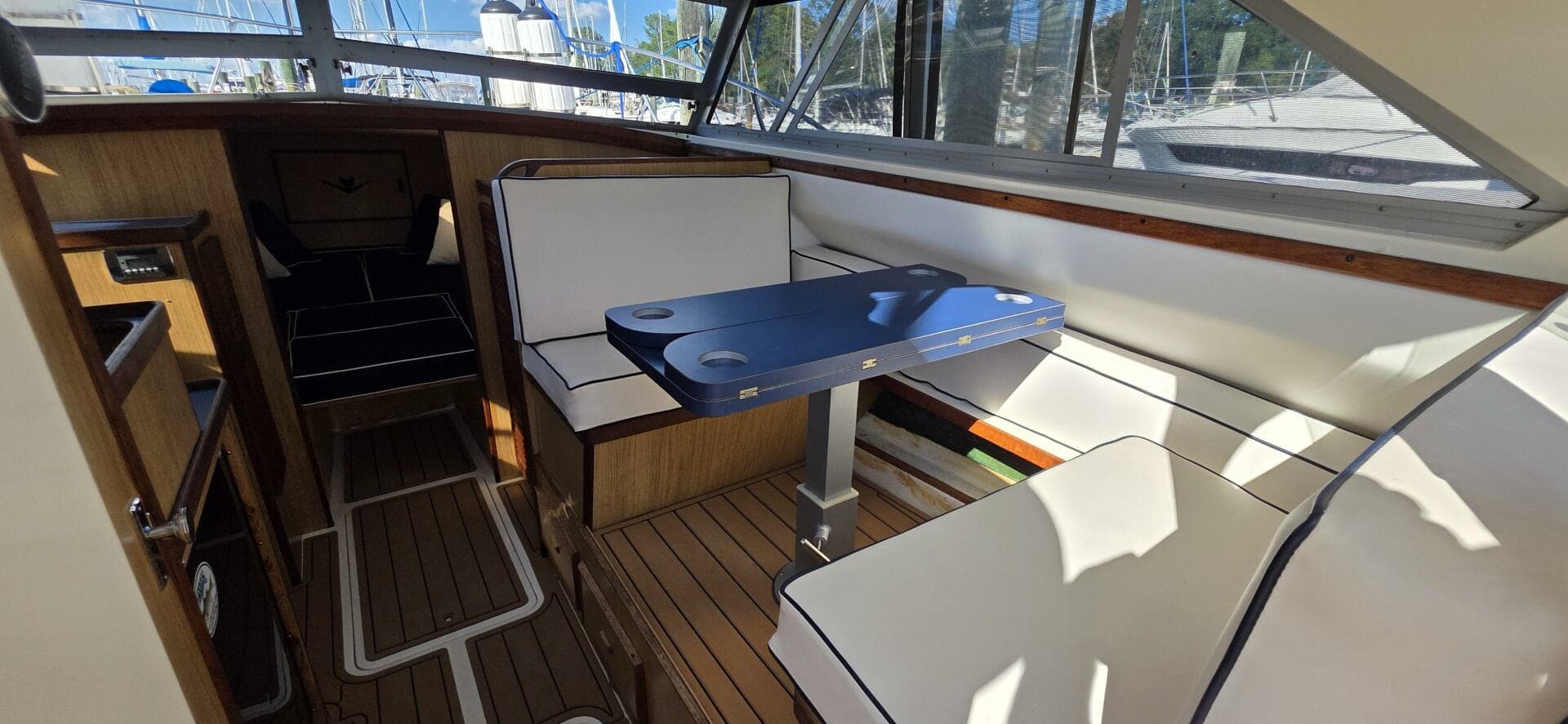 1983 Bertram 28 Flybridge — photo 16