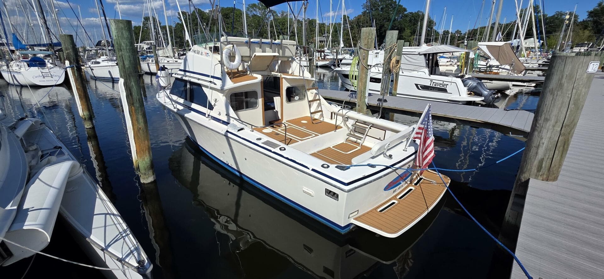 1983 Bertram 28 Flybridge — photo 3