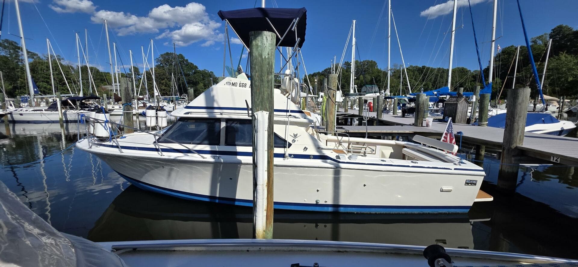 1983 Bertram 28 Flybridge
