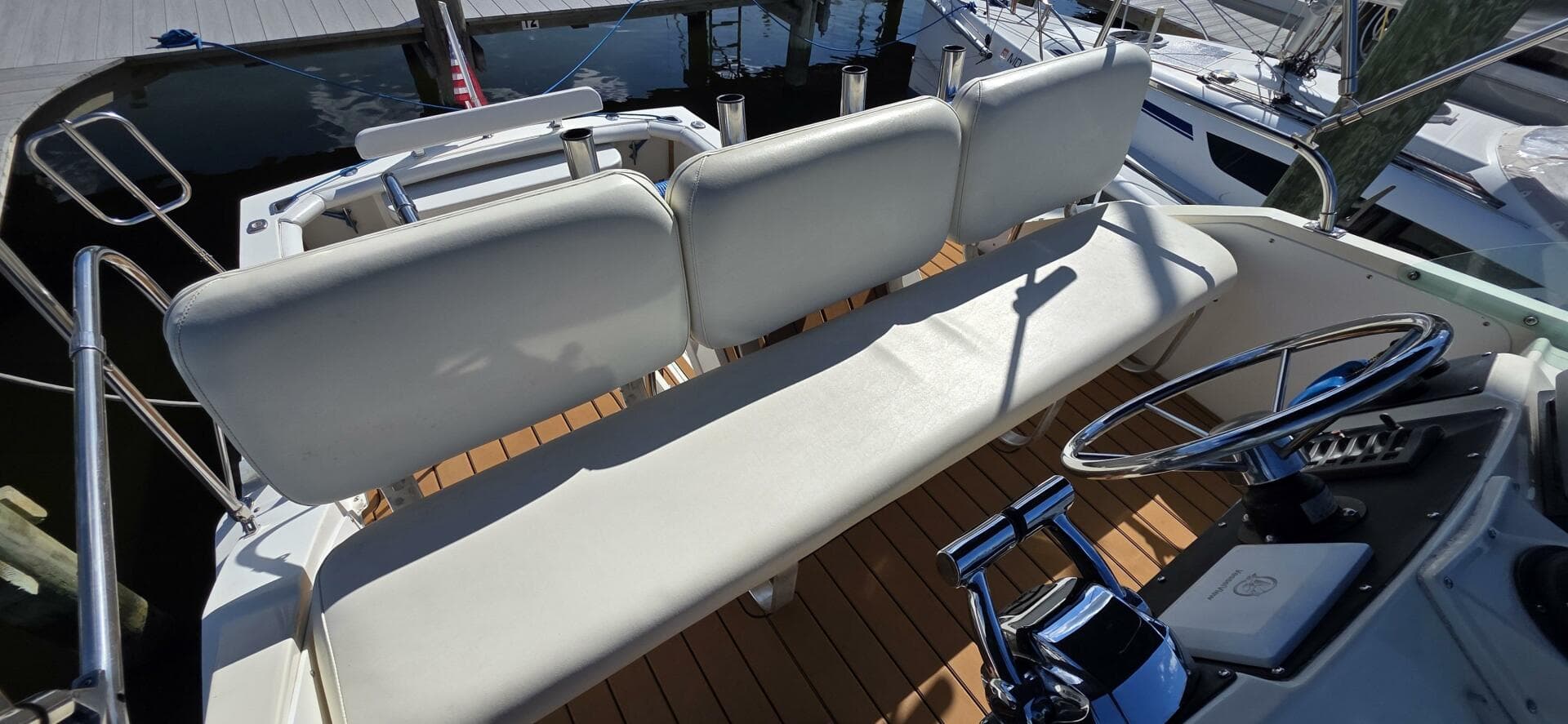 1983 Bertram 28 Flybridge — photo 13