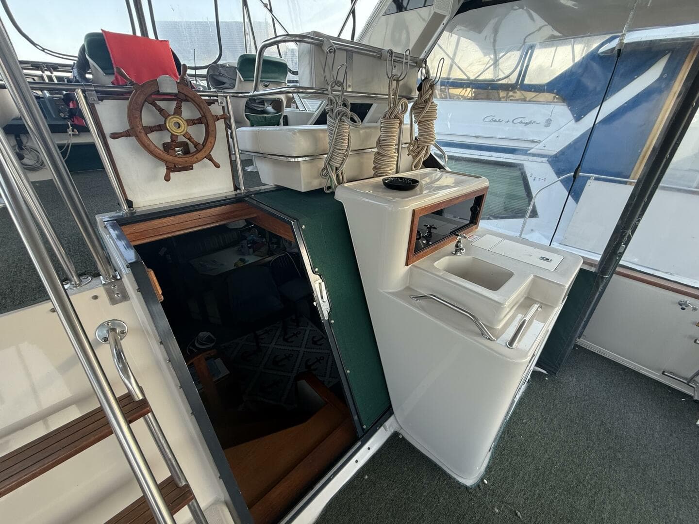 1988 Sea Ray 415 — photo 34