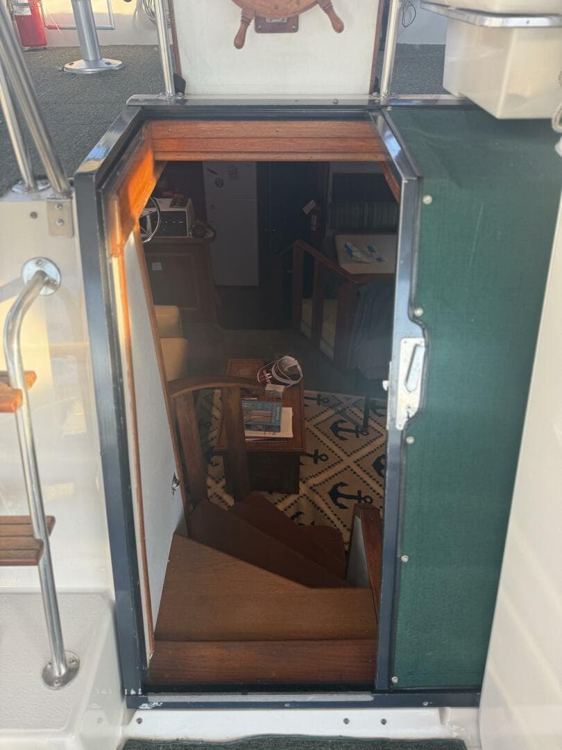 1988 Sea Ray 415 — photo 49