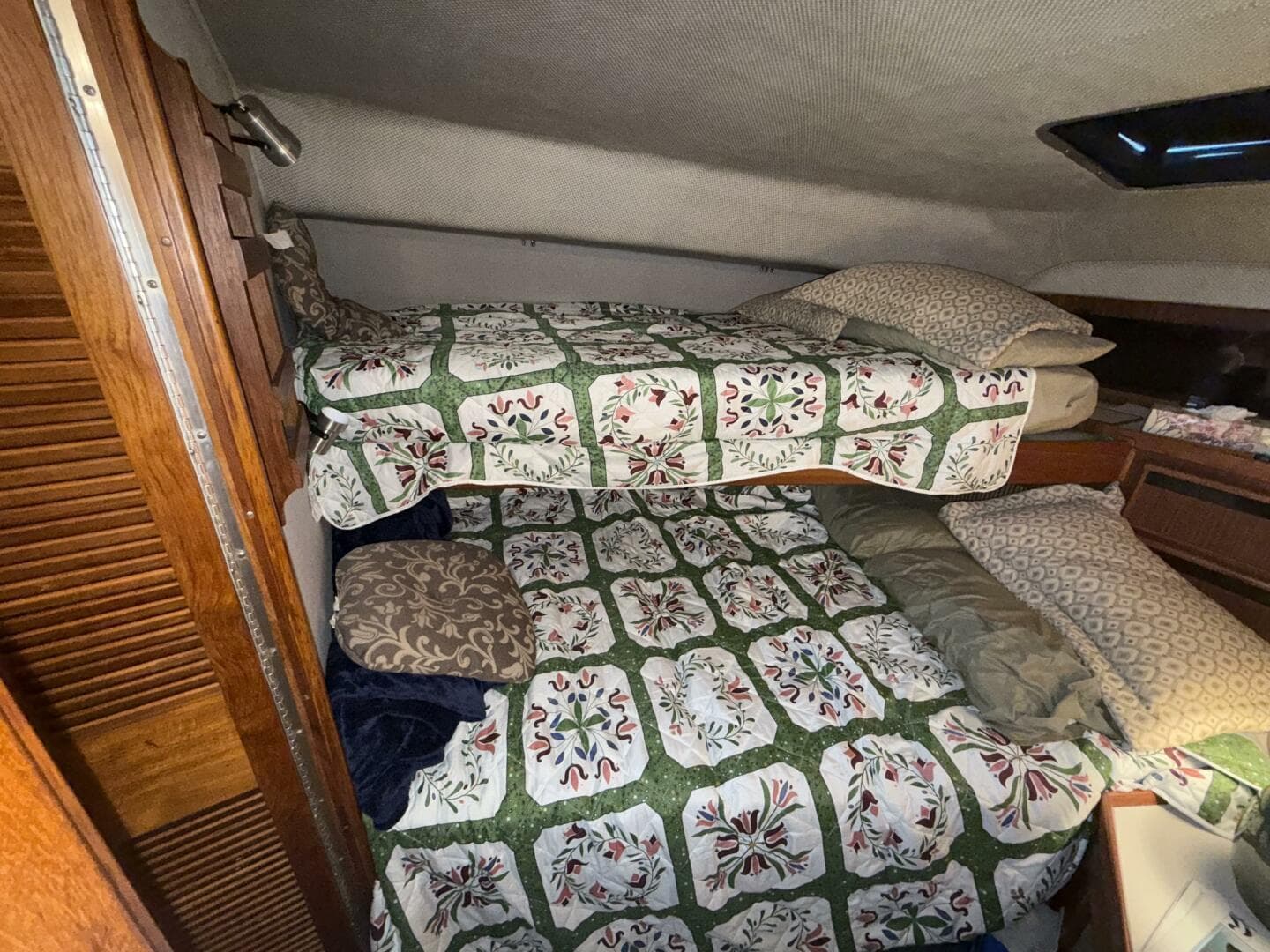 1988 Sea Ray 415 — photo 92