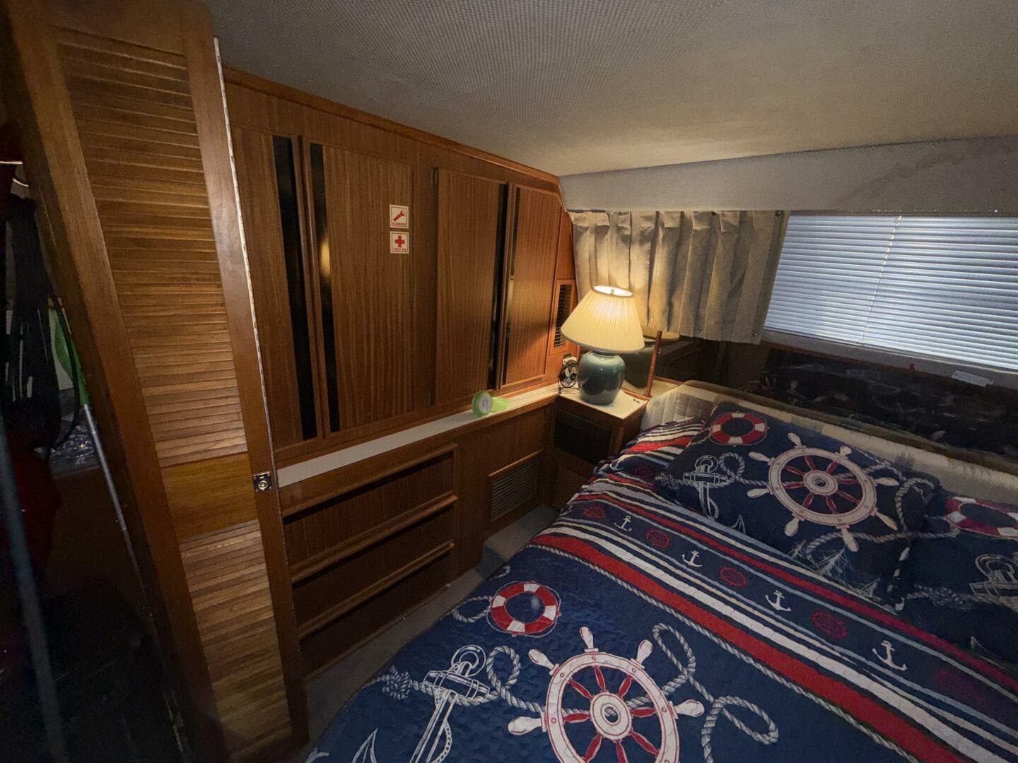 1988 Sea Ray 415 — photo 53