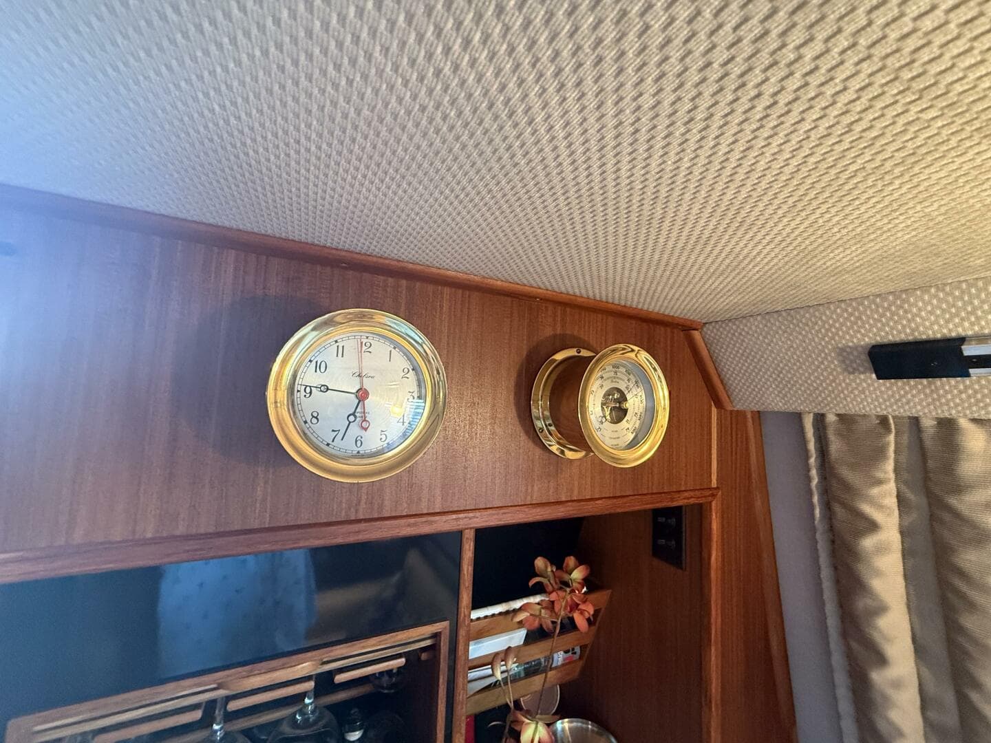 1988 Sea Ray 415 — photo 73