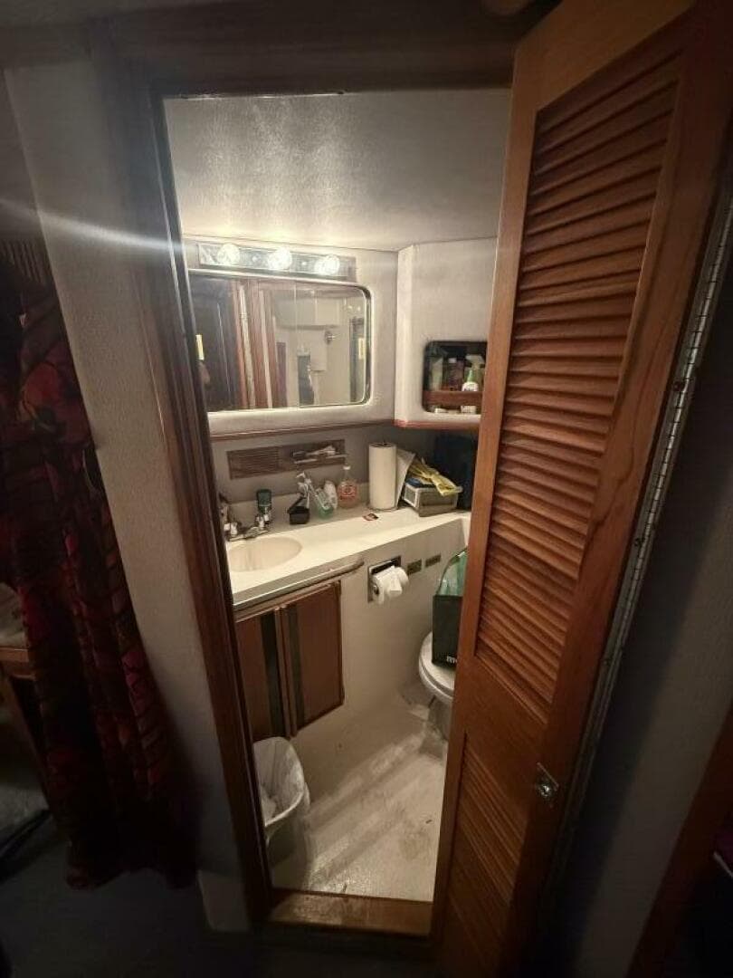 1988 Sea Ray 415 — photo 52