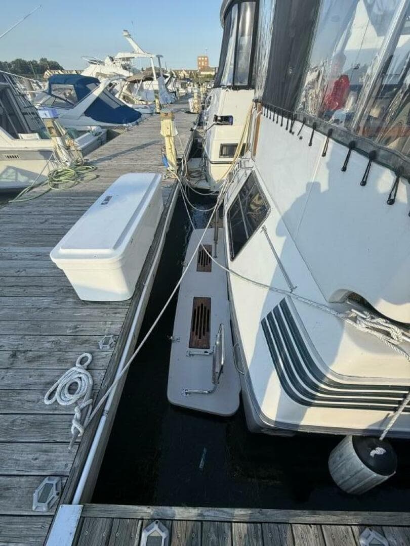 1988 Sea Ray 415 — photo 8