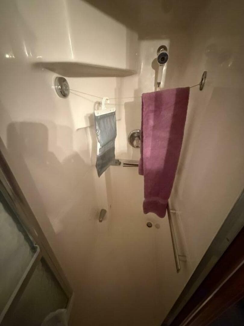 1988 Sea Ray 415 — photo 44