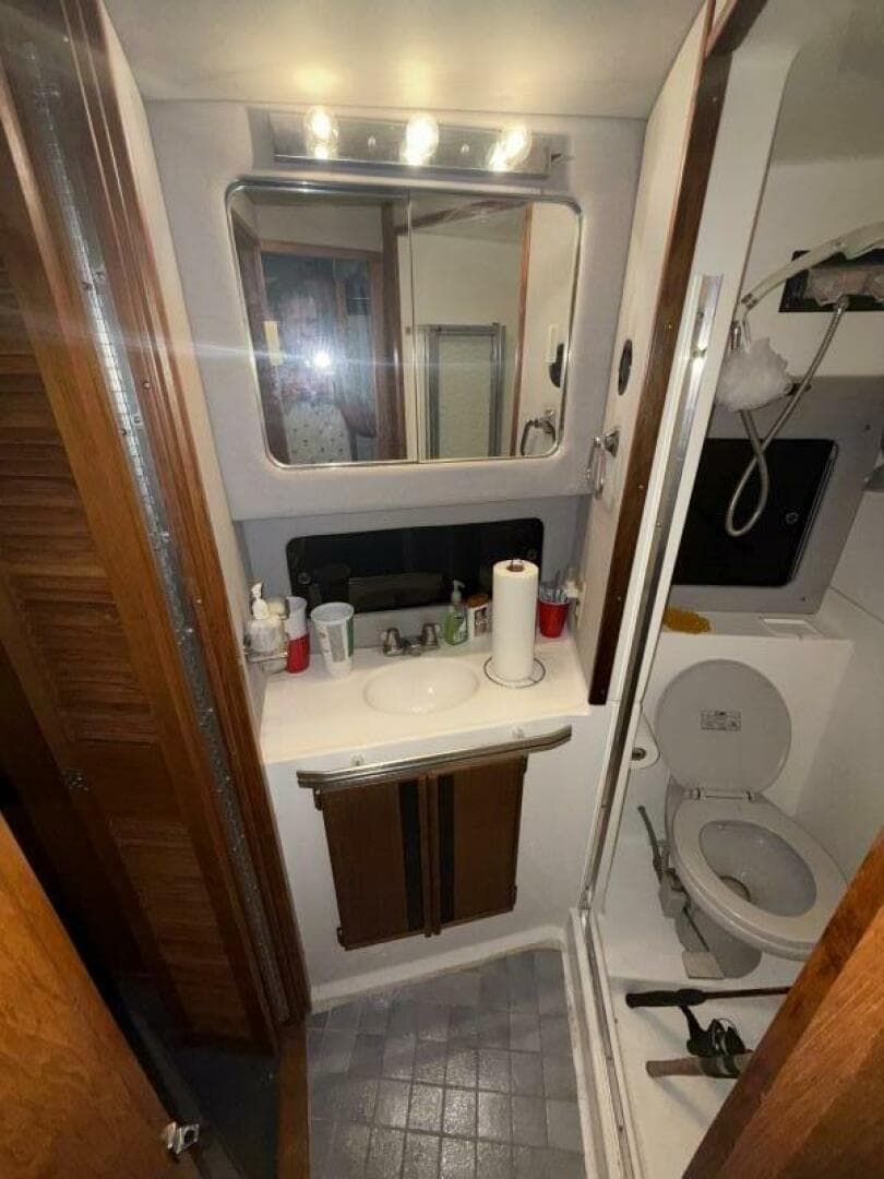 1988 Sea Ray 415 — photo 77