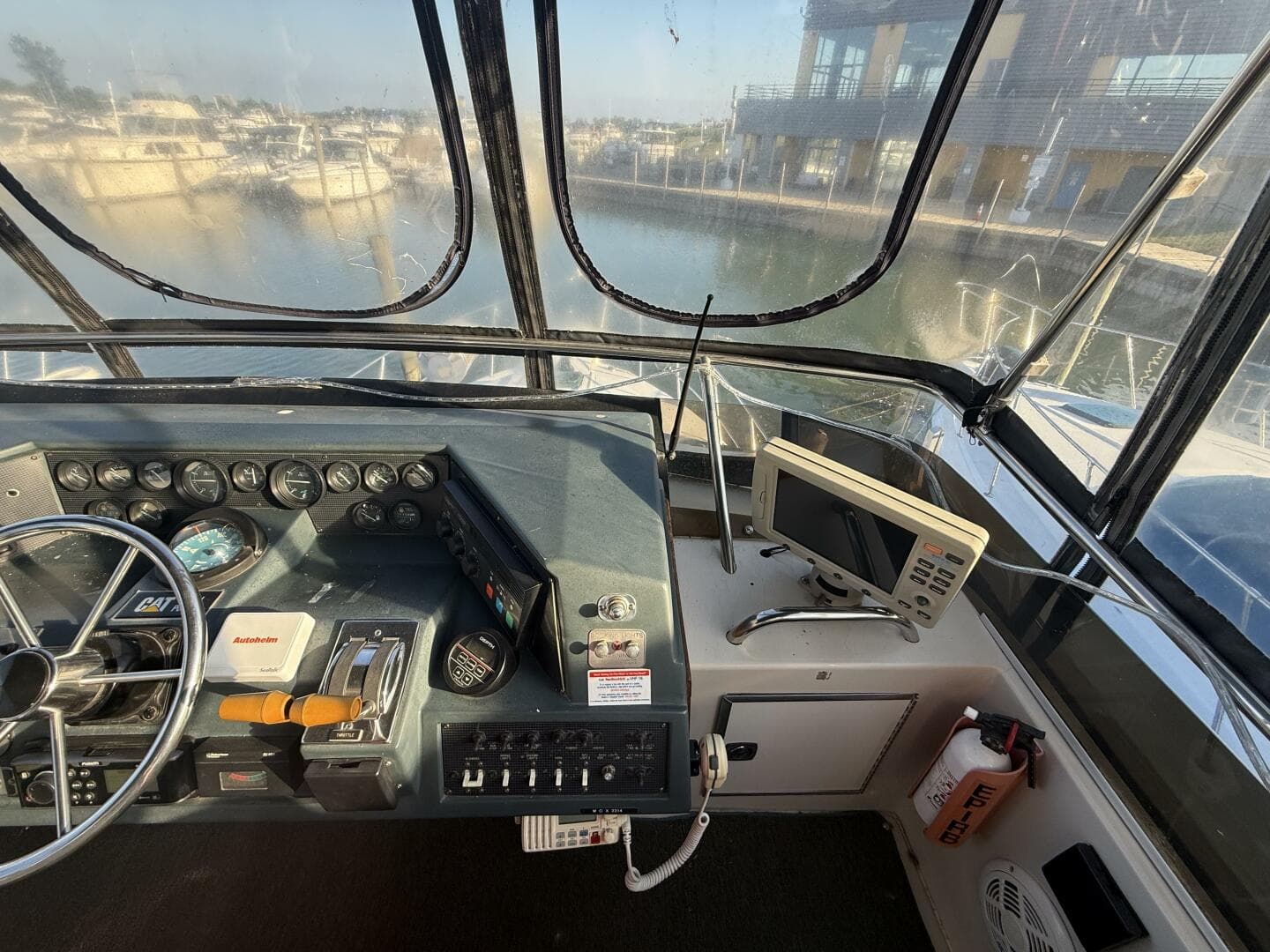 1988 Sea Ray 415 — photo 30