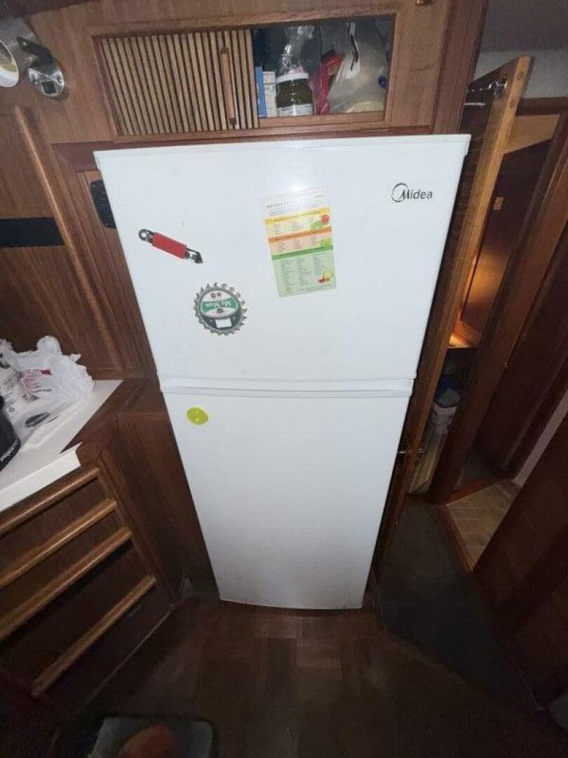 1988 Sea Ray 415 — photo 74