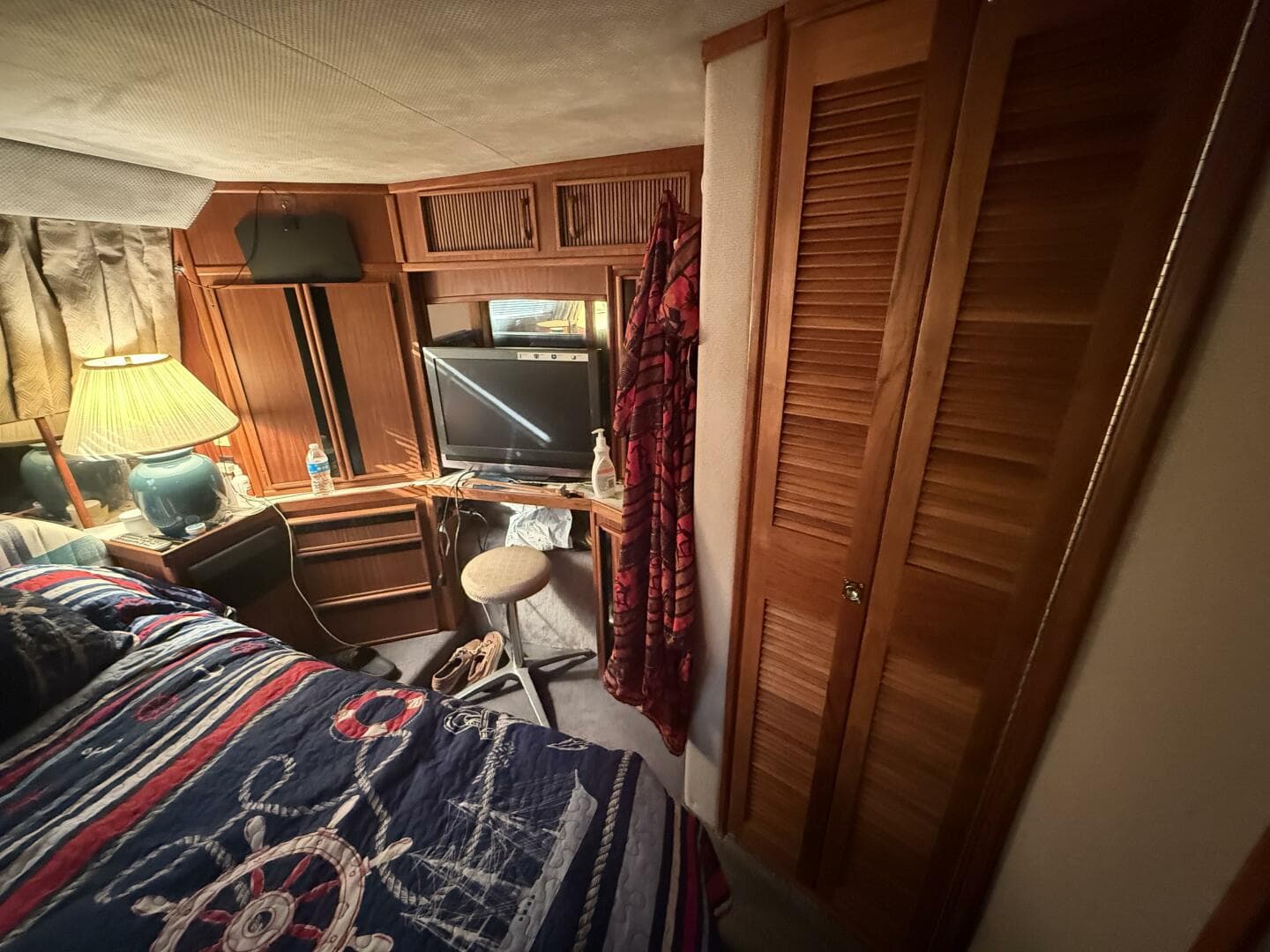 1988 Sea Ray 415 — photo 58