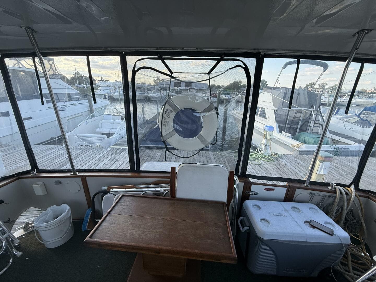 1988 Sea Ray 415 — photo 43