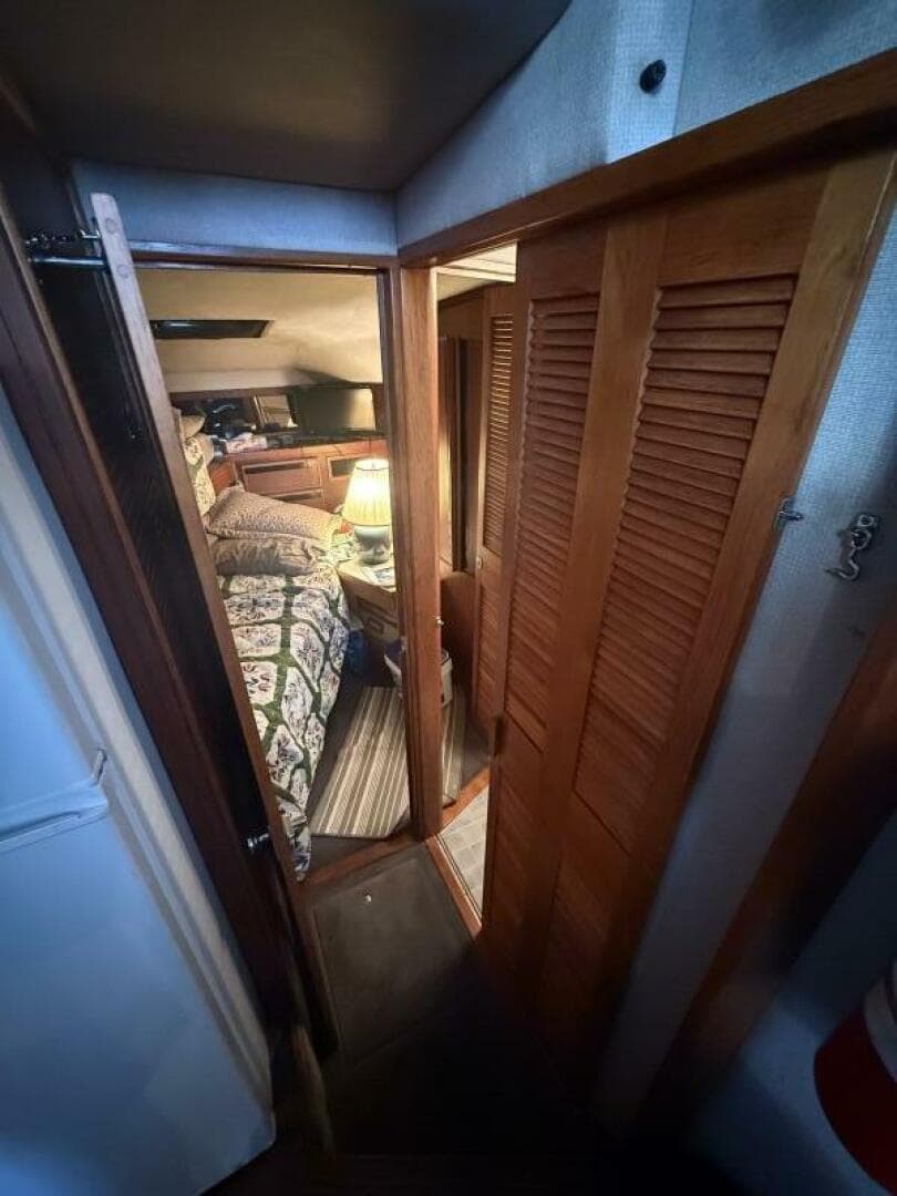 1988 Sea Ray 415 — photo 80