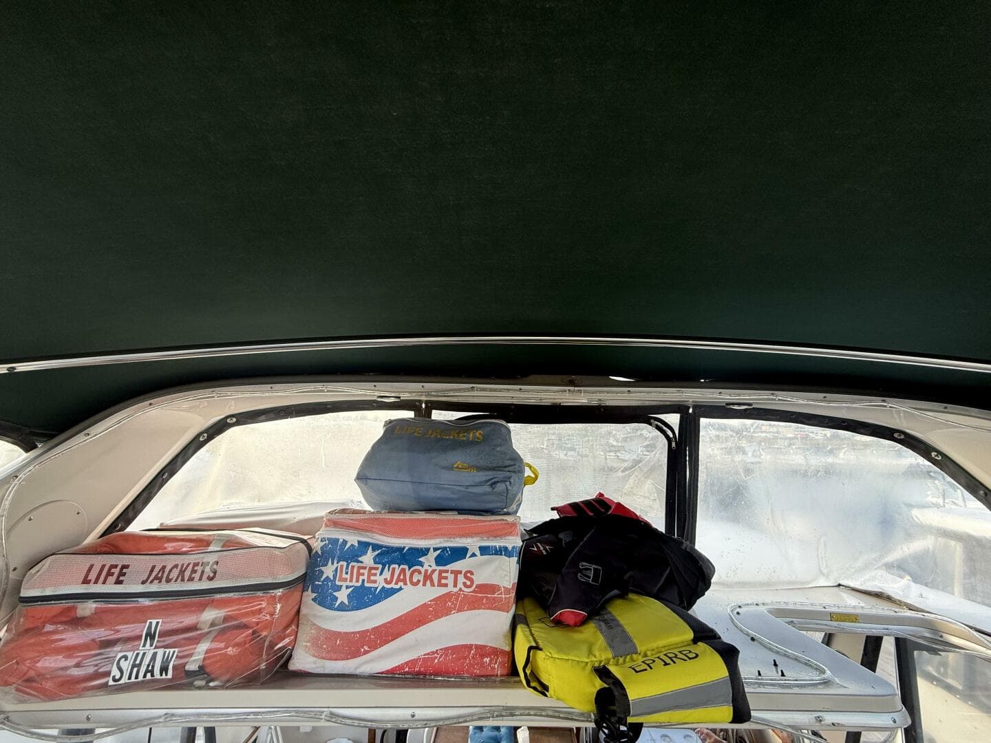 1988 Sea Ray 415 — photo 39