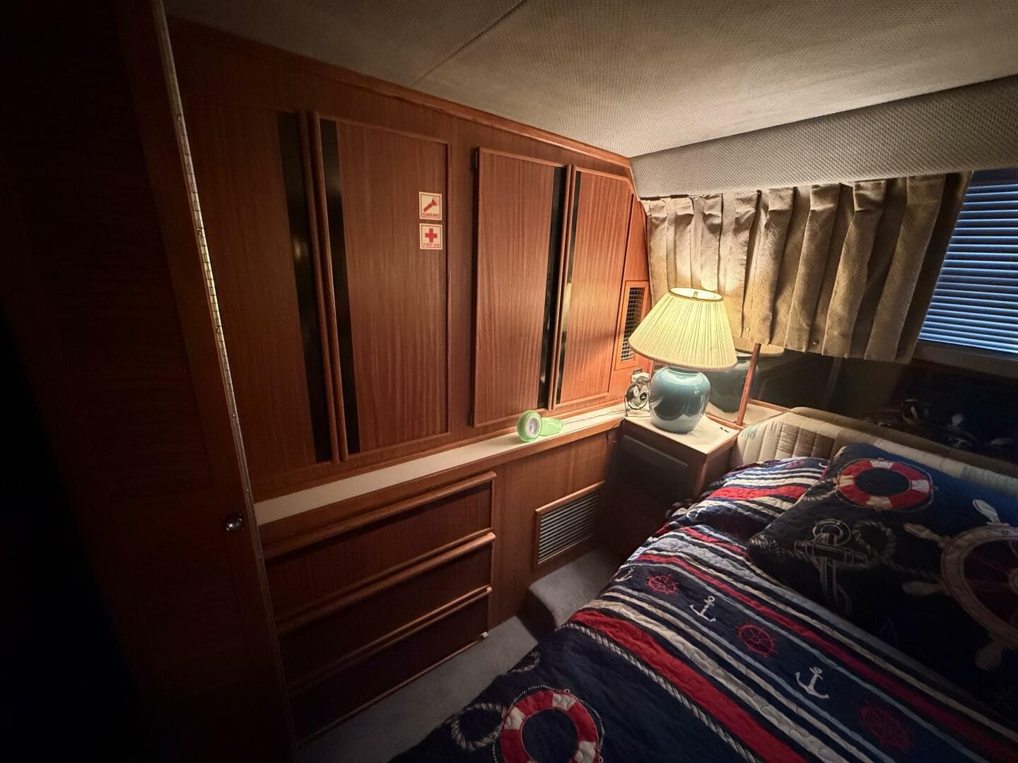 1988 Sea Ray 415 — photo 57