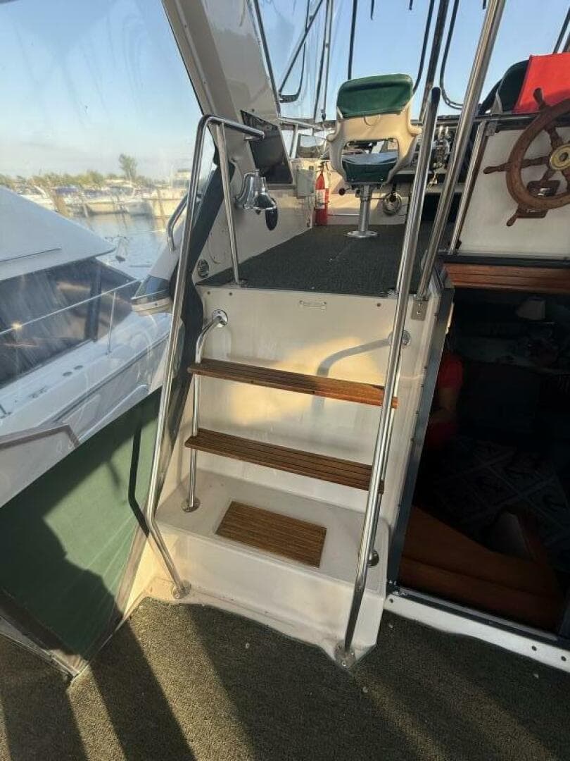 1988 Sea Ray 415 — photo 50