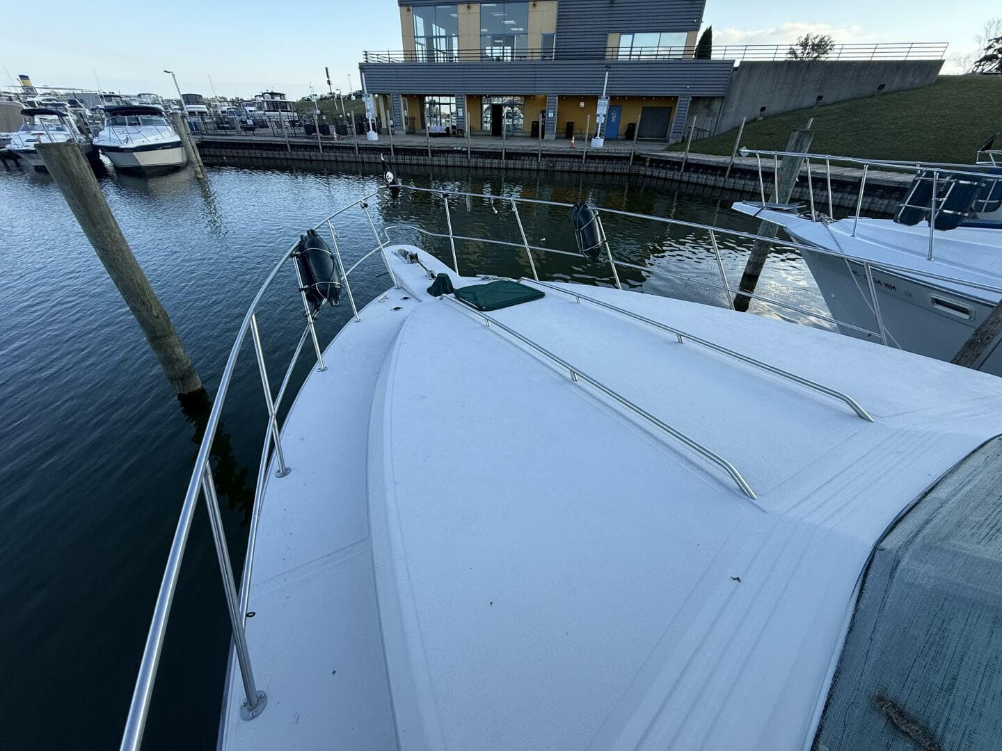 1988 Sea Ray 415 — photo 15